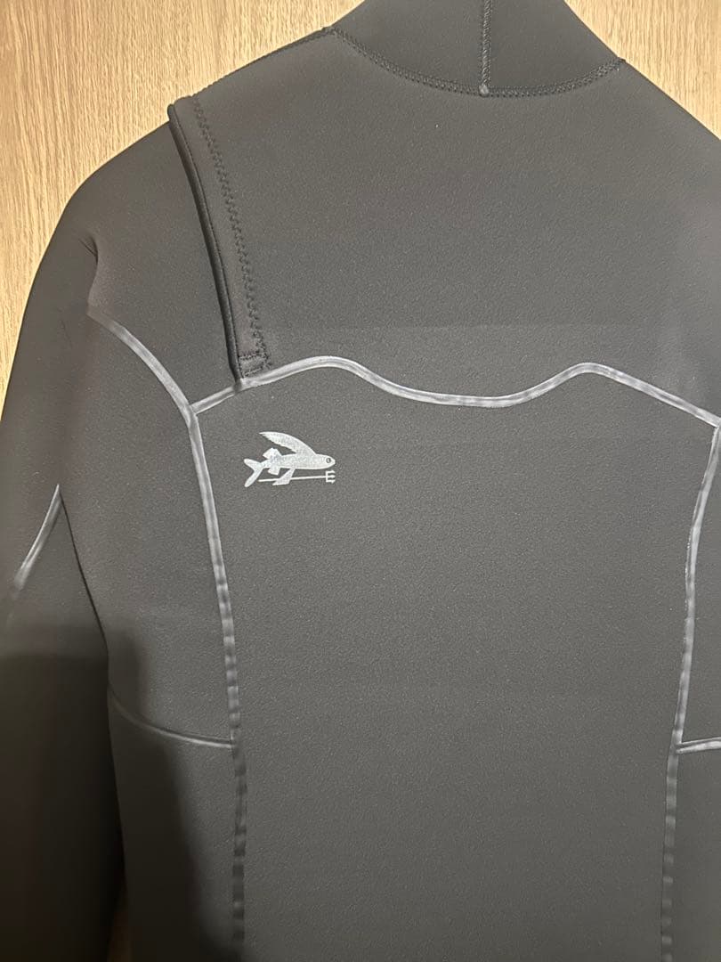 ⭐︎未使用⭐︎patagonia R3フルスーツ Mサイズ