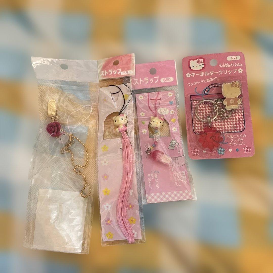 ハローキティ ストラップとキーチェーンセット　4種類