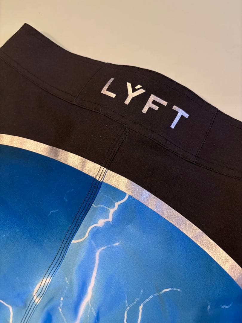ウエイトトレーニング LYFT Thunder graphics stage shorts S