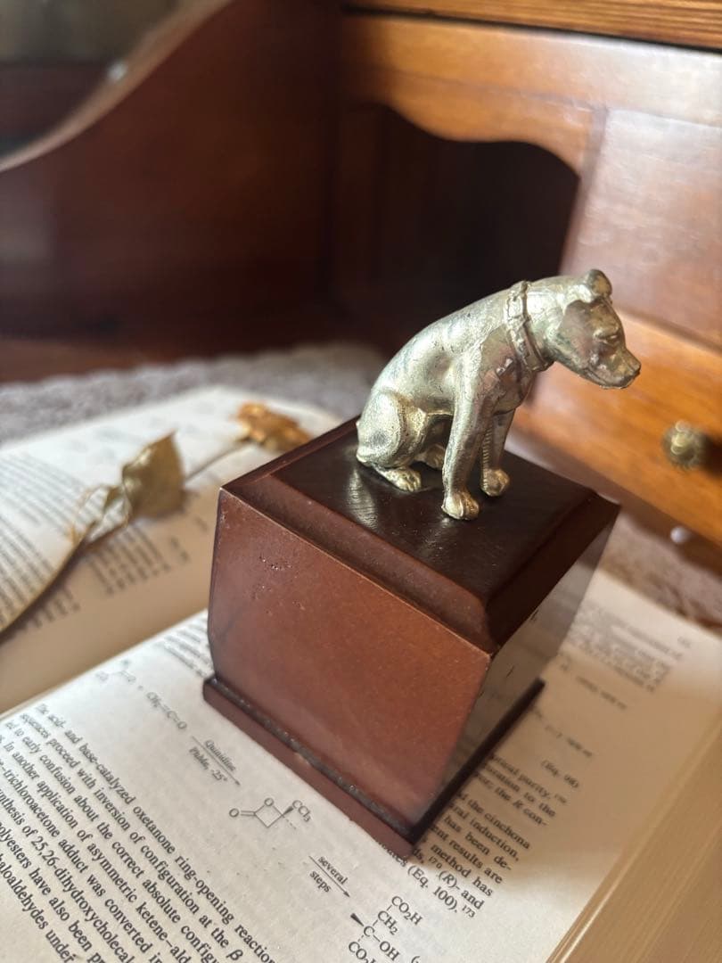 ビクター犬彫刻付き木製台座　昭和レトロ　当時物