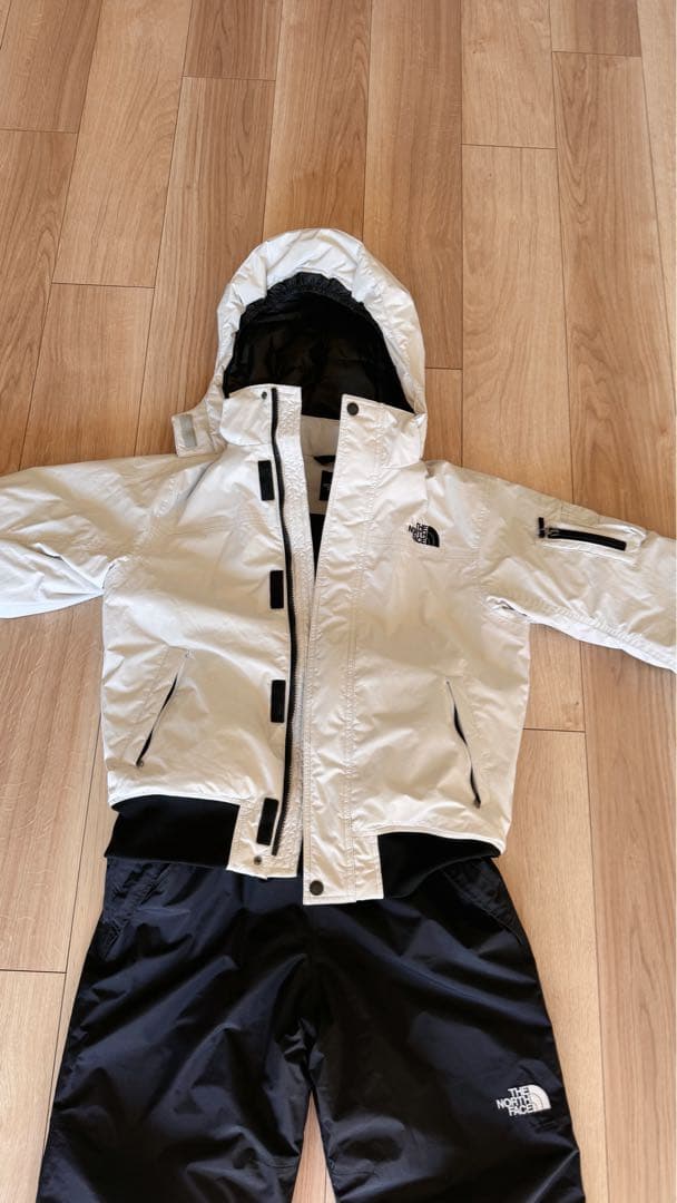 「美品」THE NORTH FACE キッズ スノーウェア 上下セット140cm
