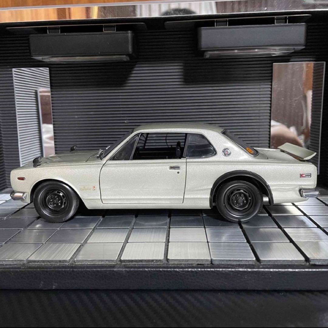 絶版京商1/18スカイライン2000GT-R KPGC10 (ライト点灯モデル)