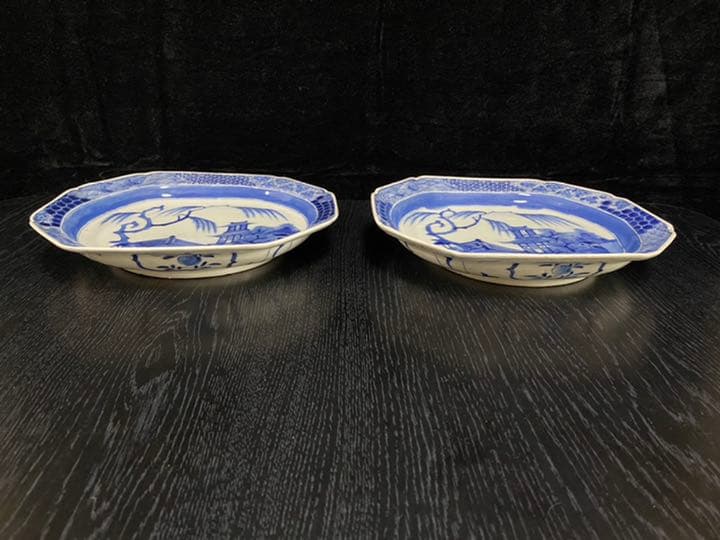 古伊万里　染付け変形皿　風景画　２客揃