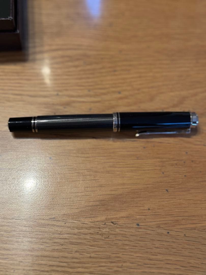 Pelikan ペリカン スーべレーン M405(F細字)万年筆 ブラック