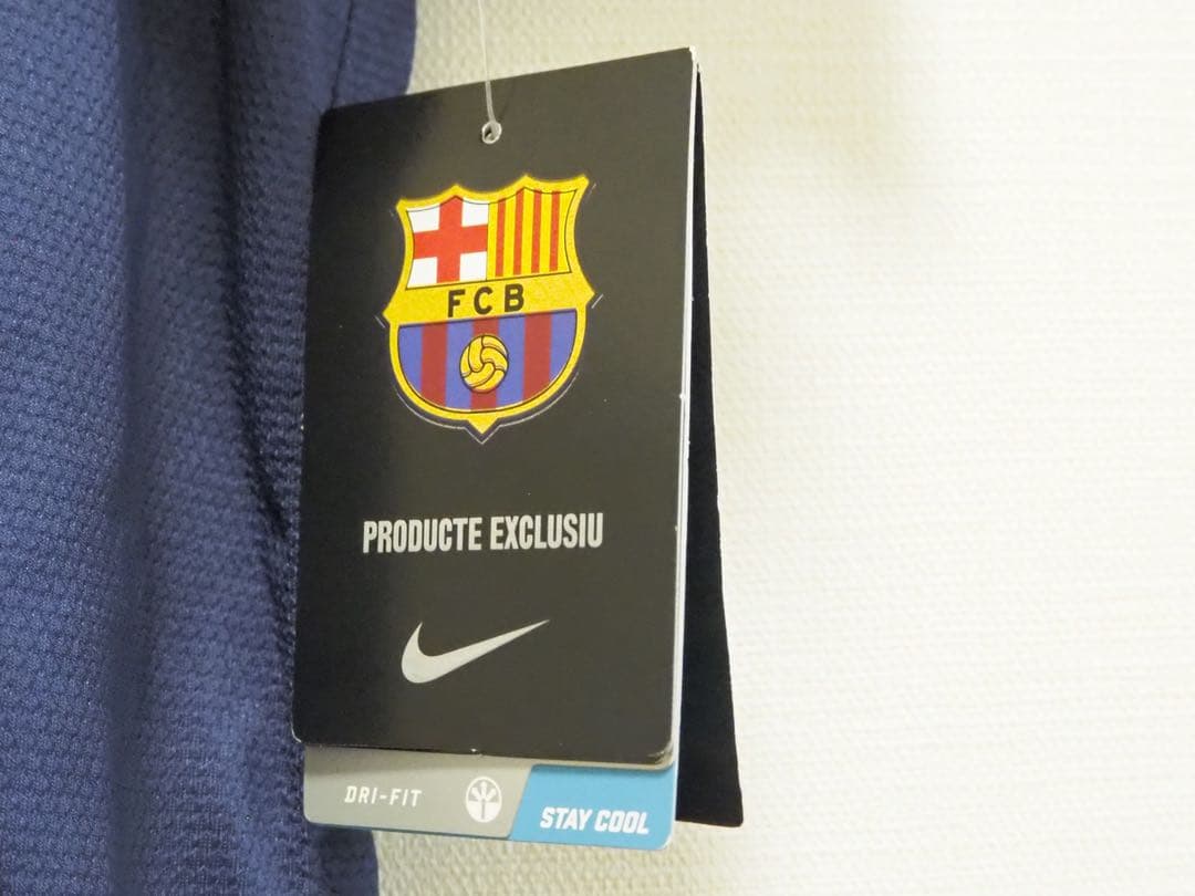 【タグ付き希少】FC Barcelona Nike シャツ FIFA 2011