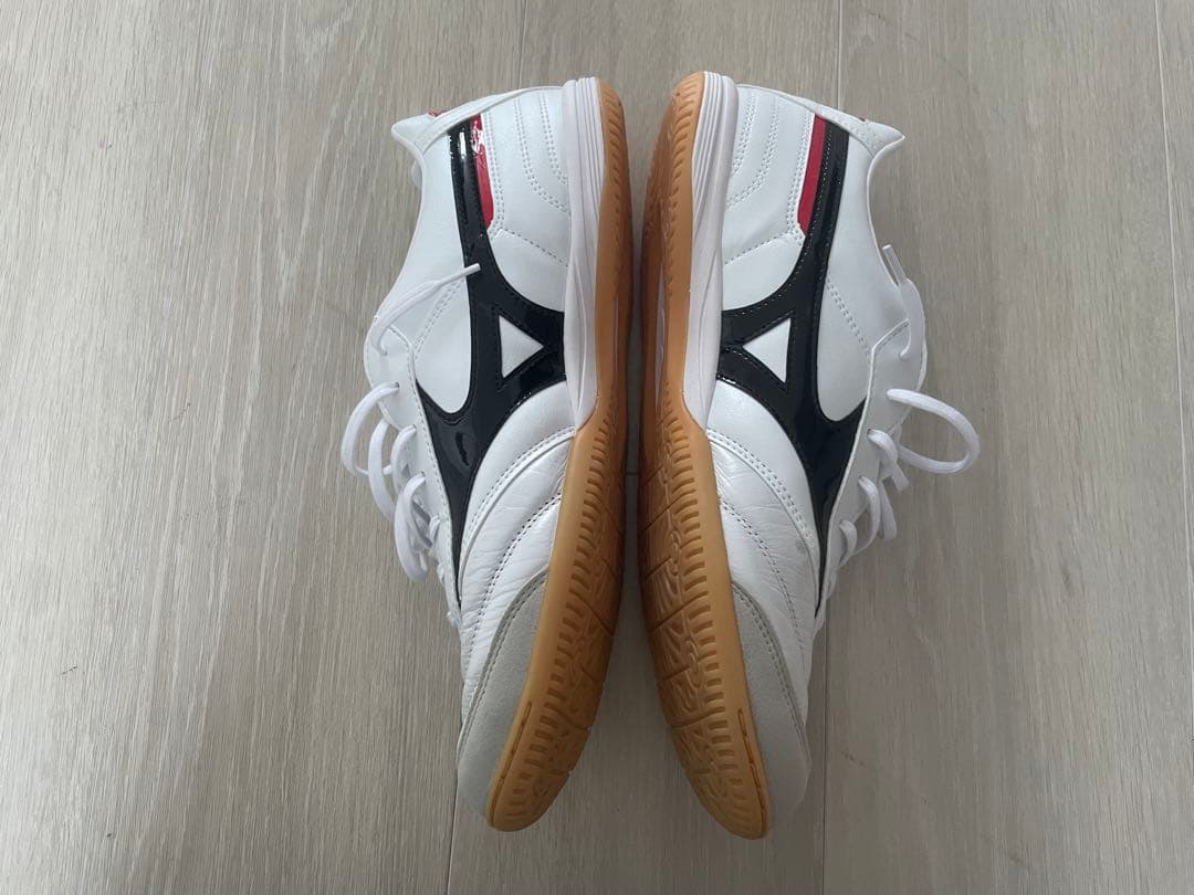 ミズノ　フットサルシューズ　28