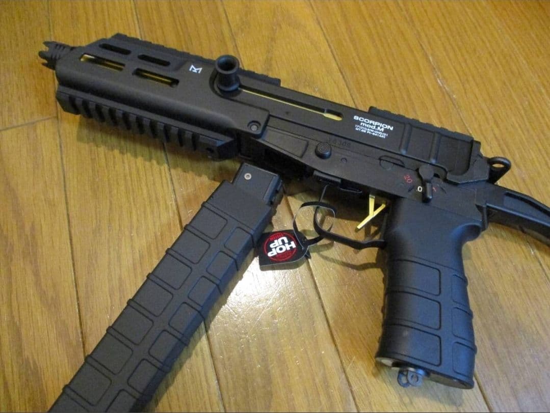 ス*ク様 東京マルイ スコーピオンmod.M 電動ガン