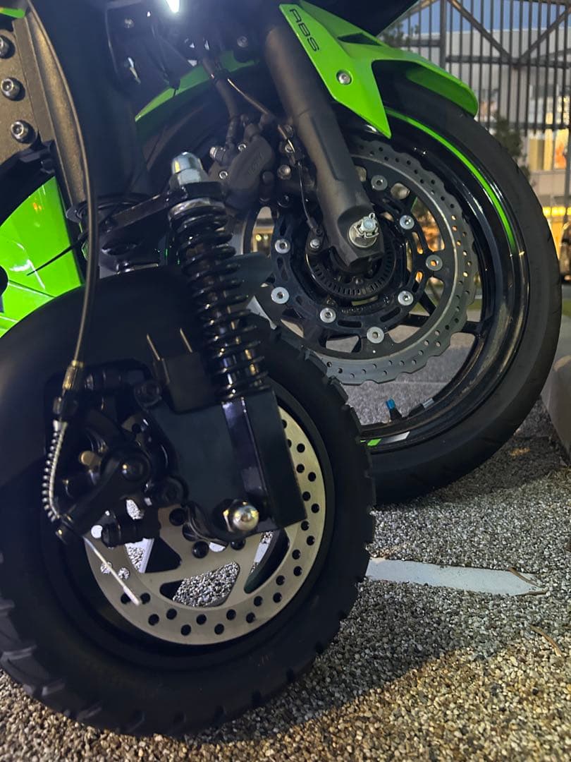 日本製EVスクーター　アバンブラック　サドル付き新品撮影車一台最大5年保証