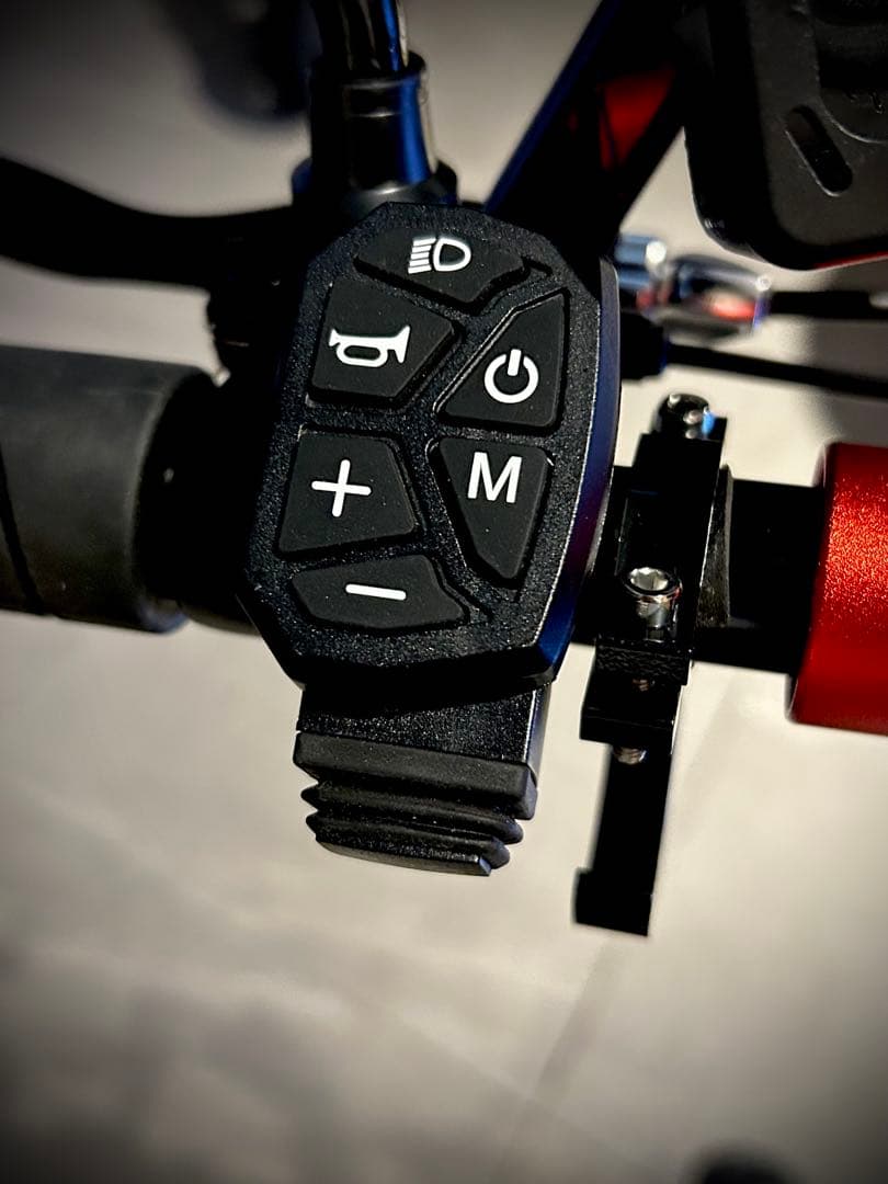 日本製EVスクーター　アバンブラック　サドル付き新品撮影車一台最大5年保証