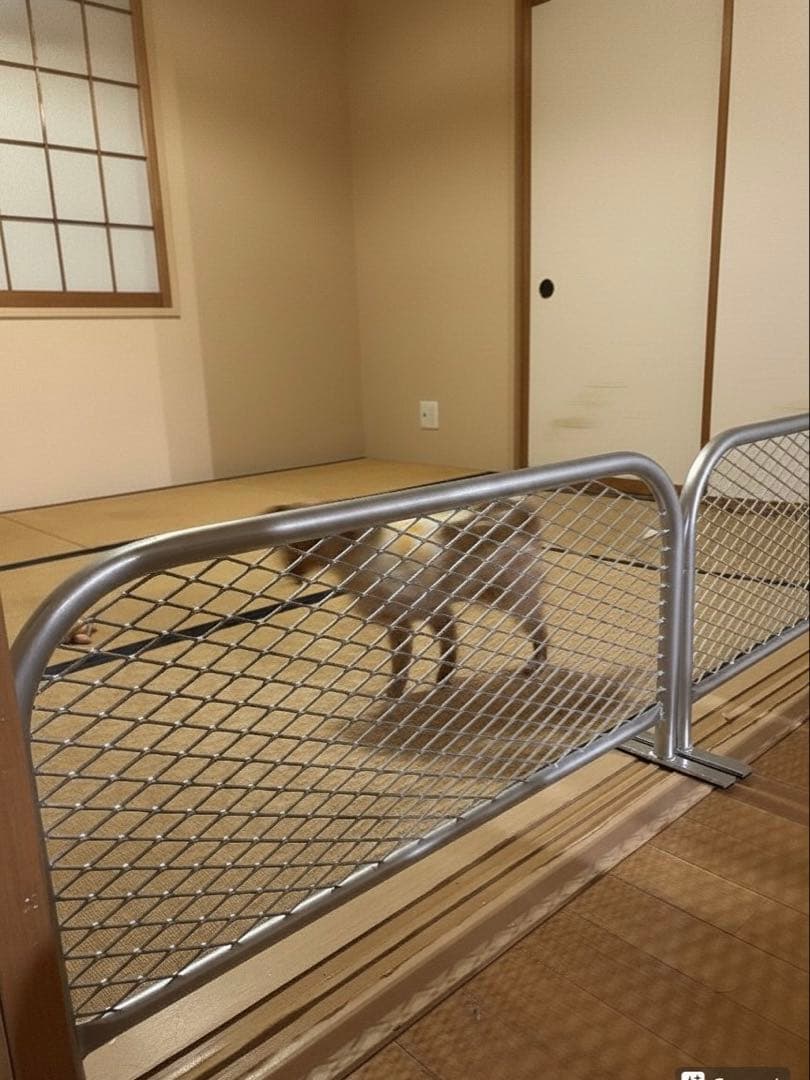 愛犬の脱走防止に！自立式アメリカンフェンス風バリケード800×400