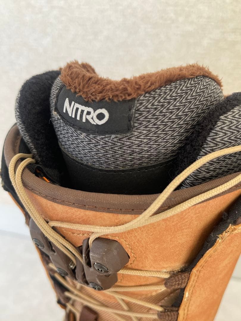 Nitro crown ナイトロ クラウン スノーボードブーツ 女性用 ブラウン