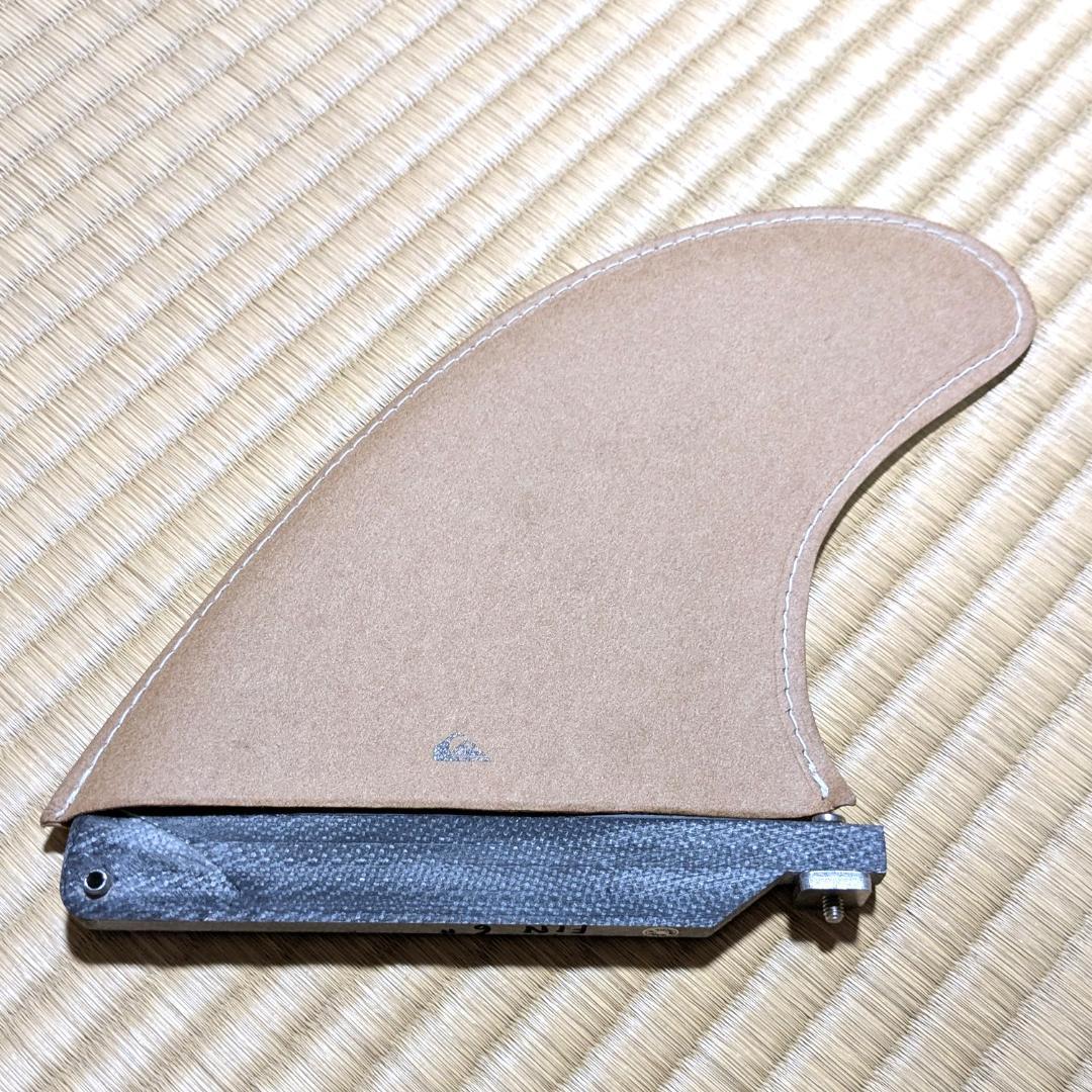 新品Quiksilver シングルフィン６インチ　フラワーデザイン