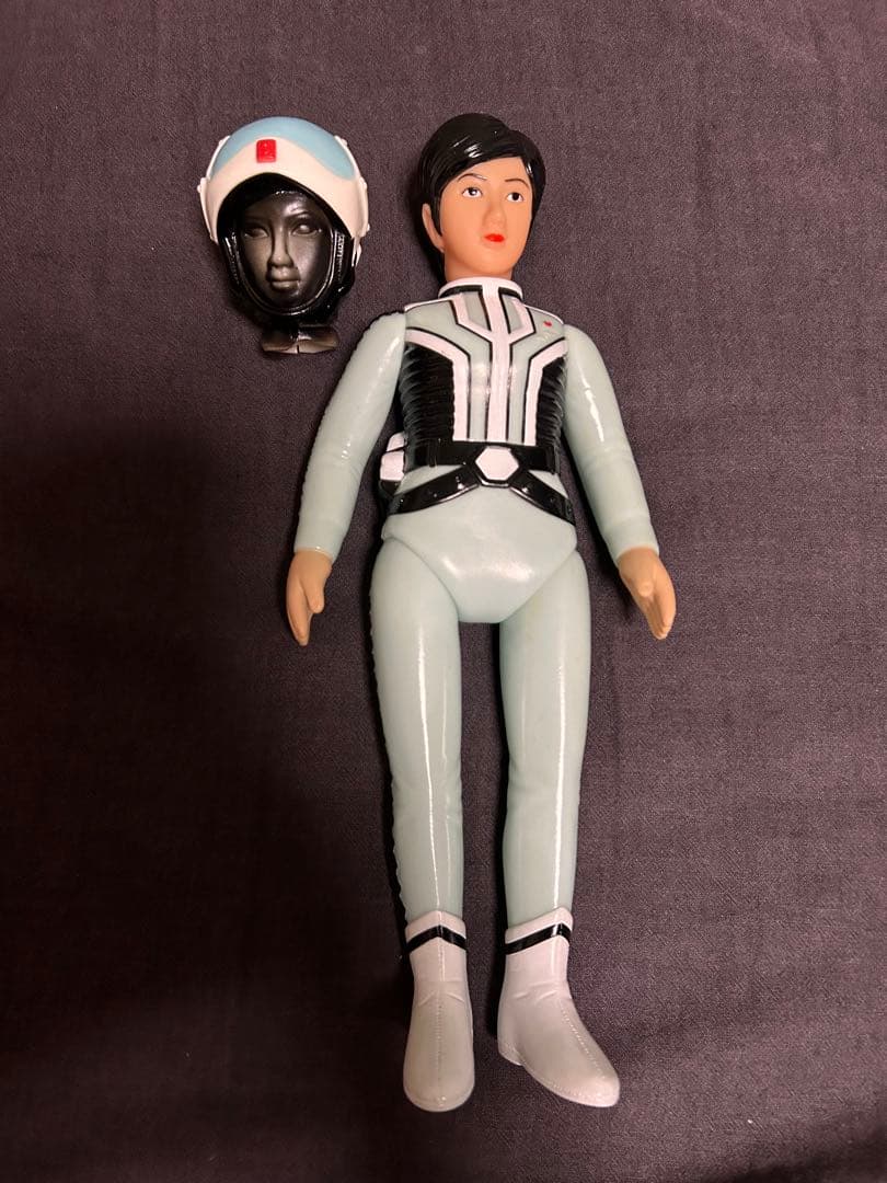 Ｍ1号　ウルトラセブン　アンヌ隊員　サイン入りフィギュア