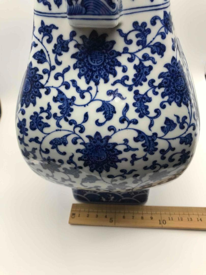 【大清乾隆年製】在銘　染付 青花纏枝蓮壽桃海水紋雙耳大瓶 官窯(C-34)