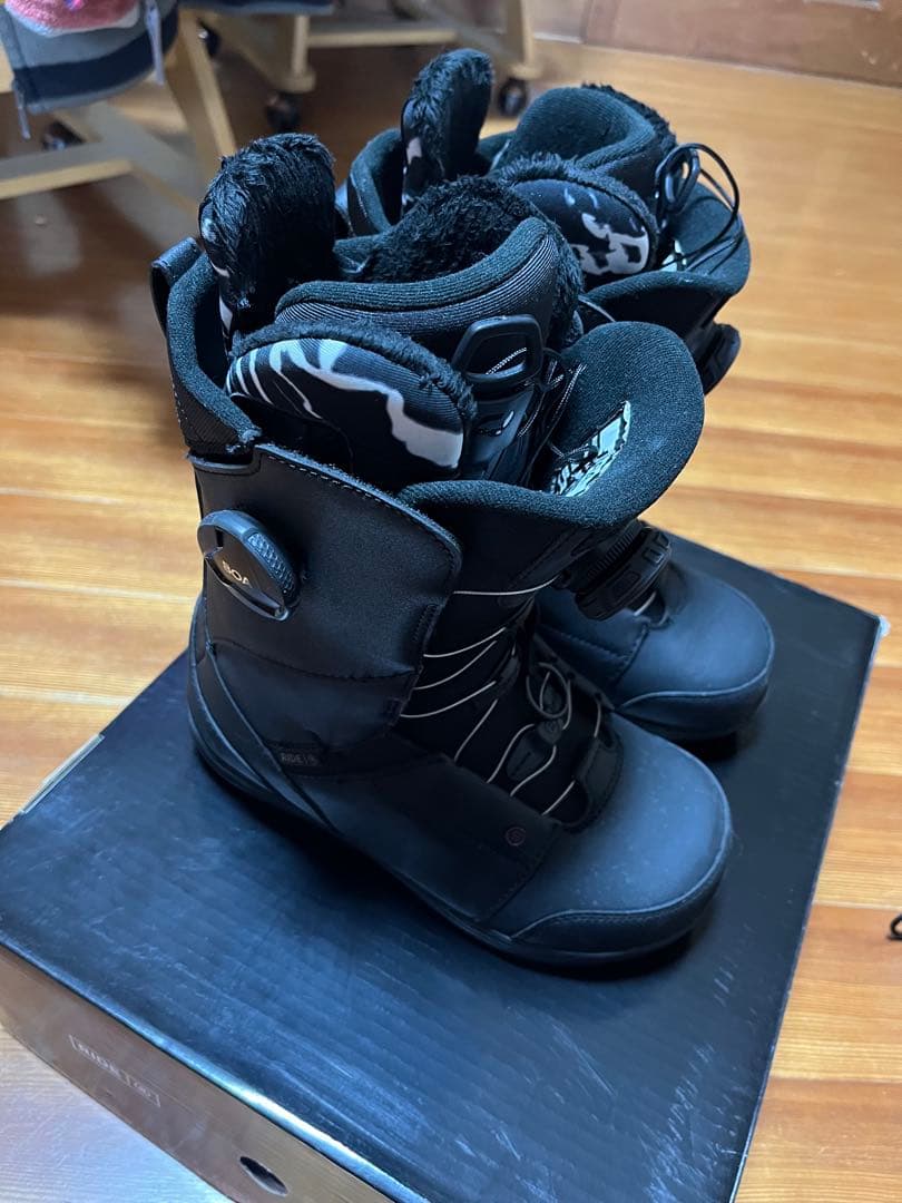 スノーボード＊ブーツ　美品　使用頻度少　23.0cm 【INTUITION】