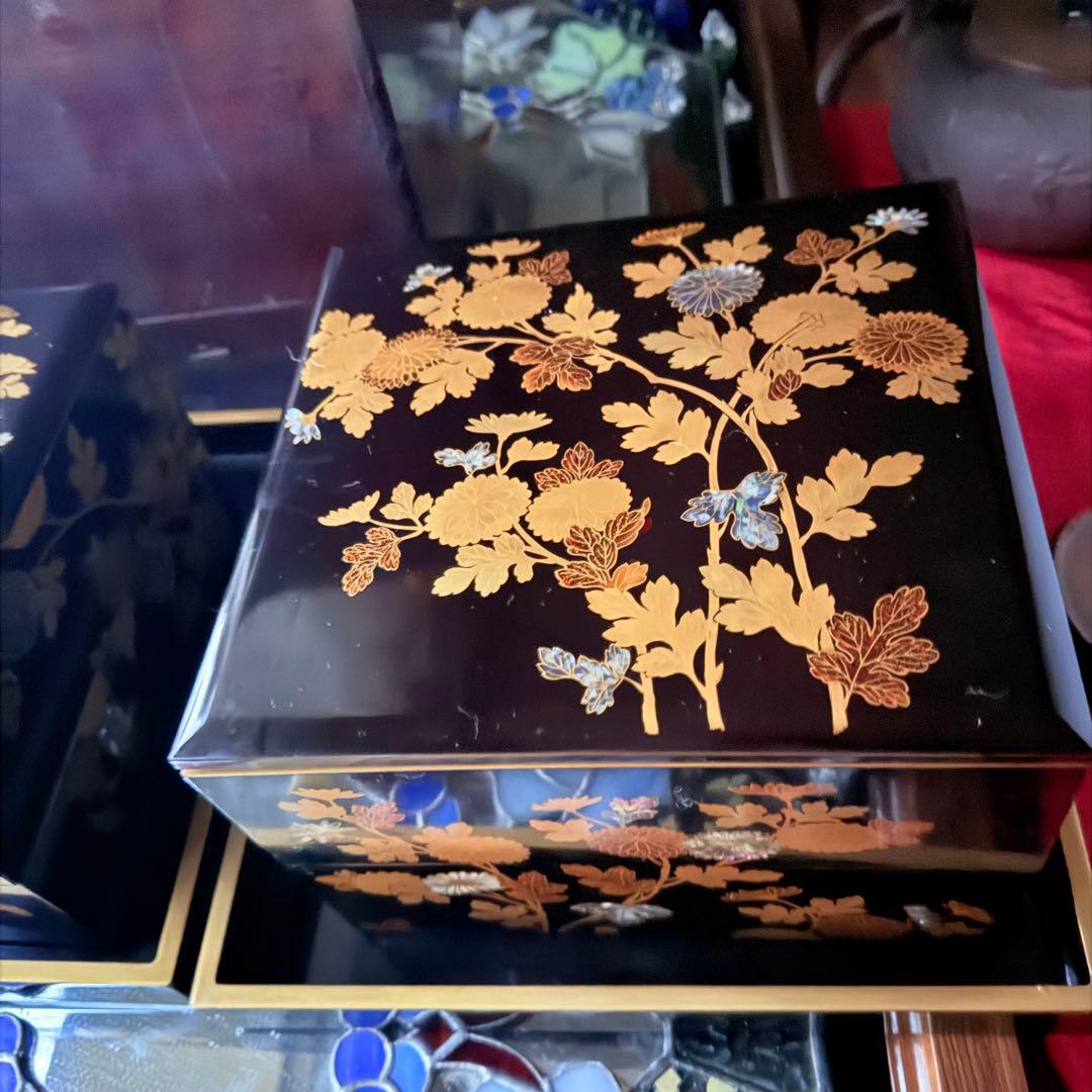 超限定12月31日20時迄‼️JAPAN輪島螺鈿蒔絵『菊づくし』四段重箱在銘重ね盆