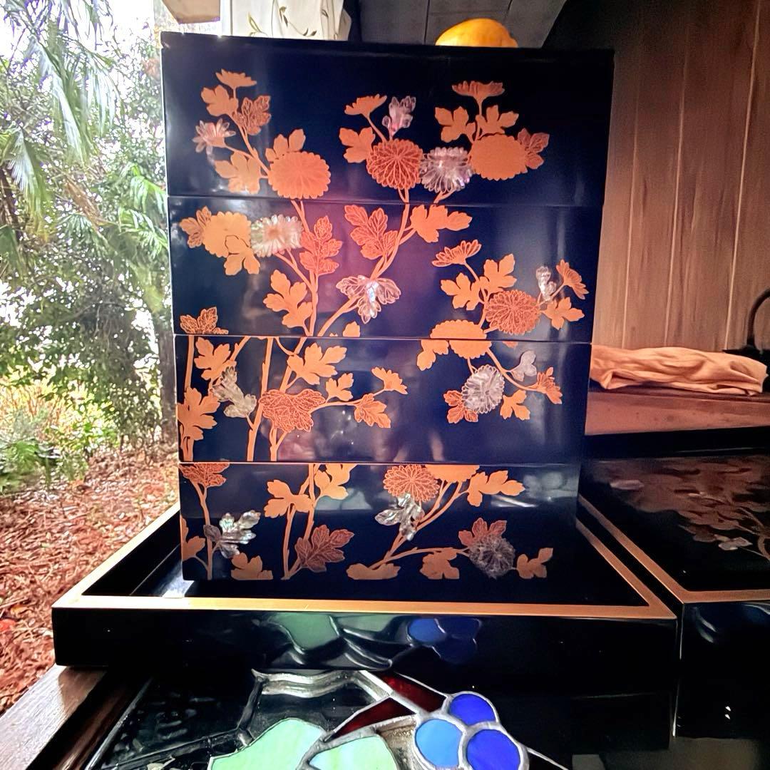 超限定12月31日20時迄‼️JAPAN輪島螺鈿蒔絵『菊づくし』四段重箱在銘重ね盆