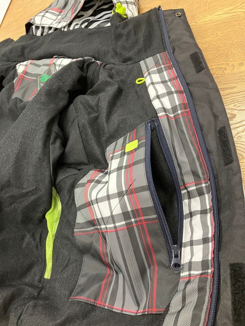 値下げ！ スノーボードウエア 上下セット XLサイズ 新品未使用！