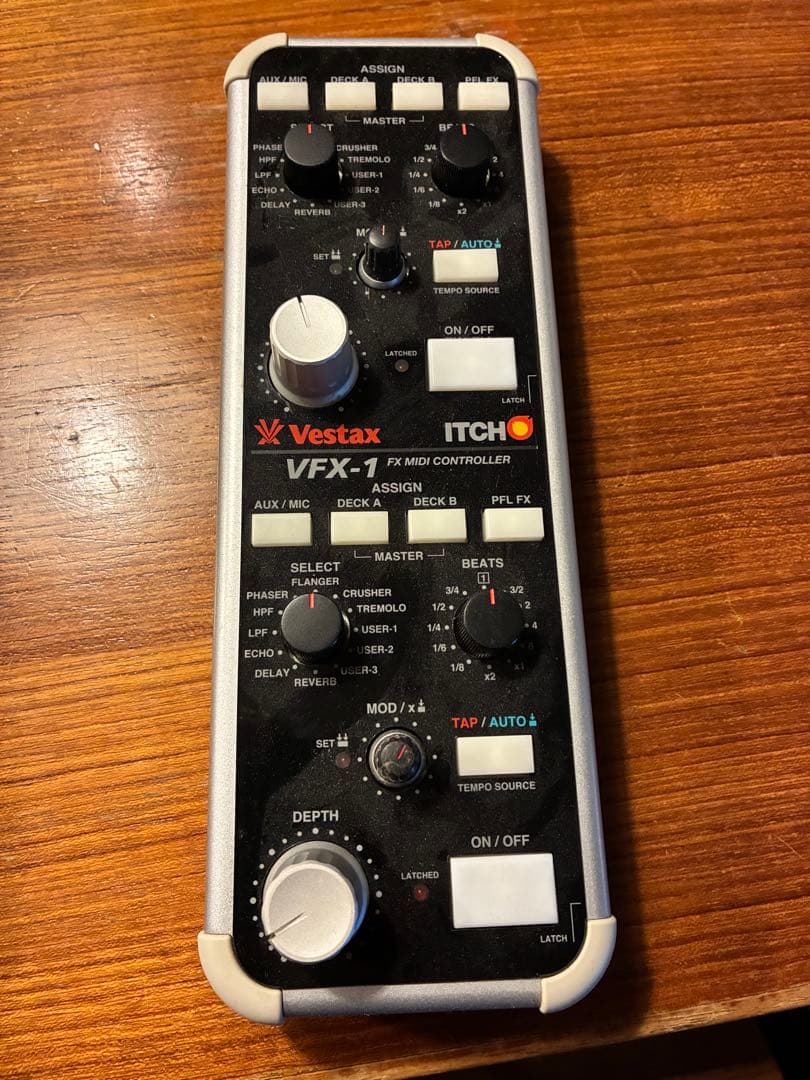 Vestax VCI-300 DJコントローラーセット　ハードケース付き