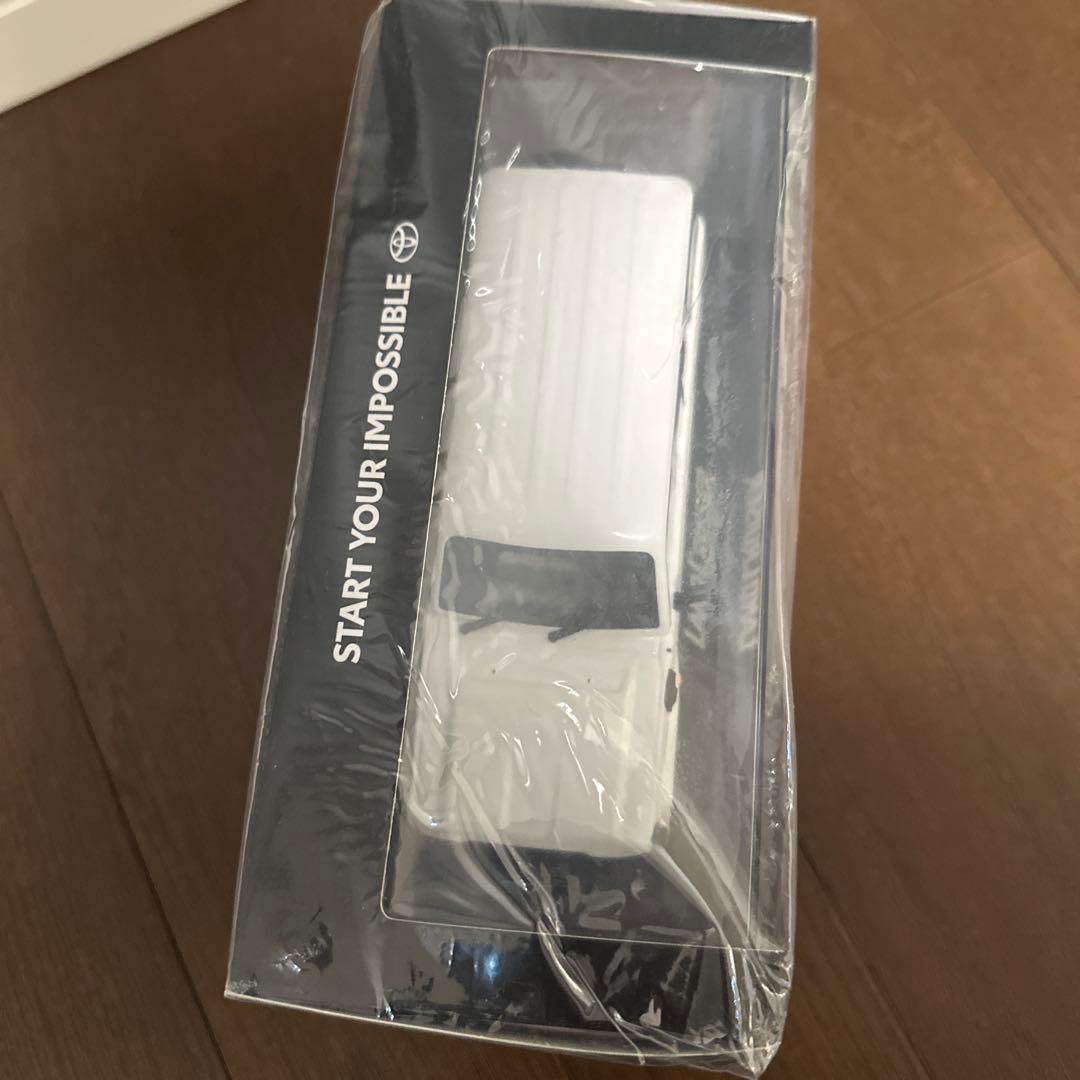 トヨタ ランドクルーザー70ミニカー スーパーホワイト