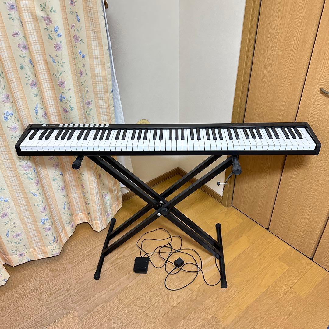 TOMOI 電子ピアノ 88鍵盤　譜面台・サスティンペダル付属　バッテリー内蔵