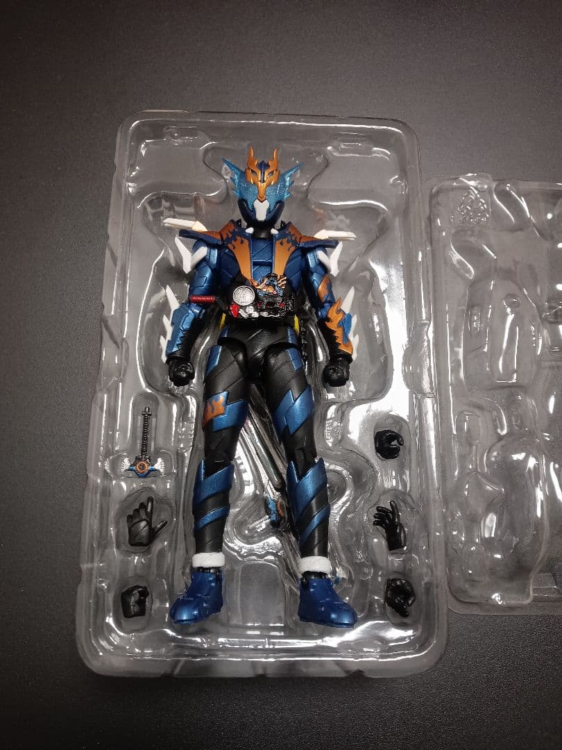 フィギュアーツ 仮面ライダービルド 仮面ライダークローズ マシンビルダー セット