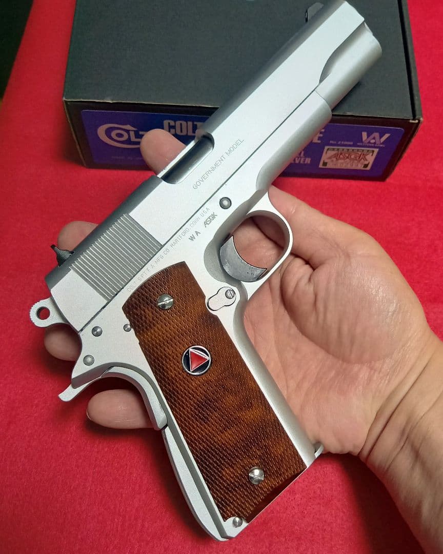 WA コルトデルタエリート　SCW ウエスタンアームズ　木製グリップ付き