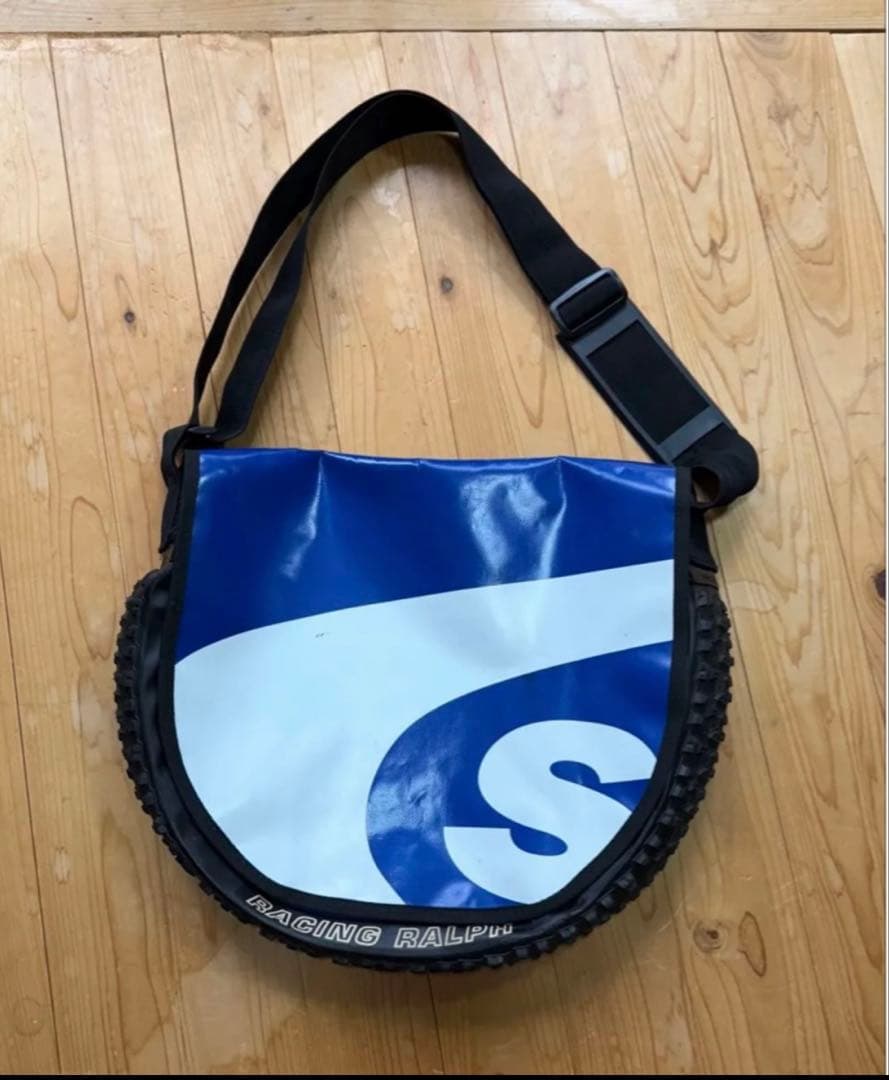 ◯ メッセンジャーバッグ MTBタイヤ 使用シュワルベのバック　リサイクルバック