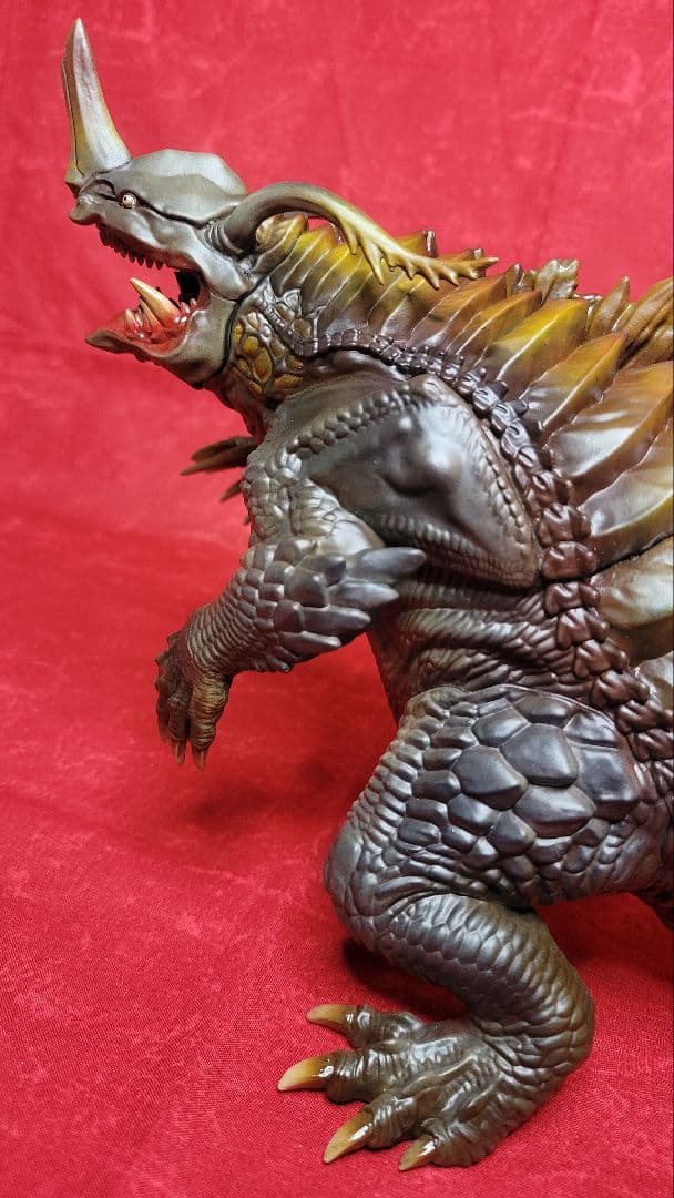 特*屋様 海洋堂メガサイズソフビキット完成品　ネロンガ　ガレージキット　原型松村