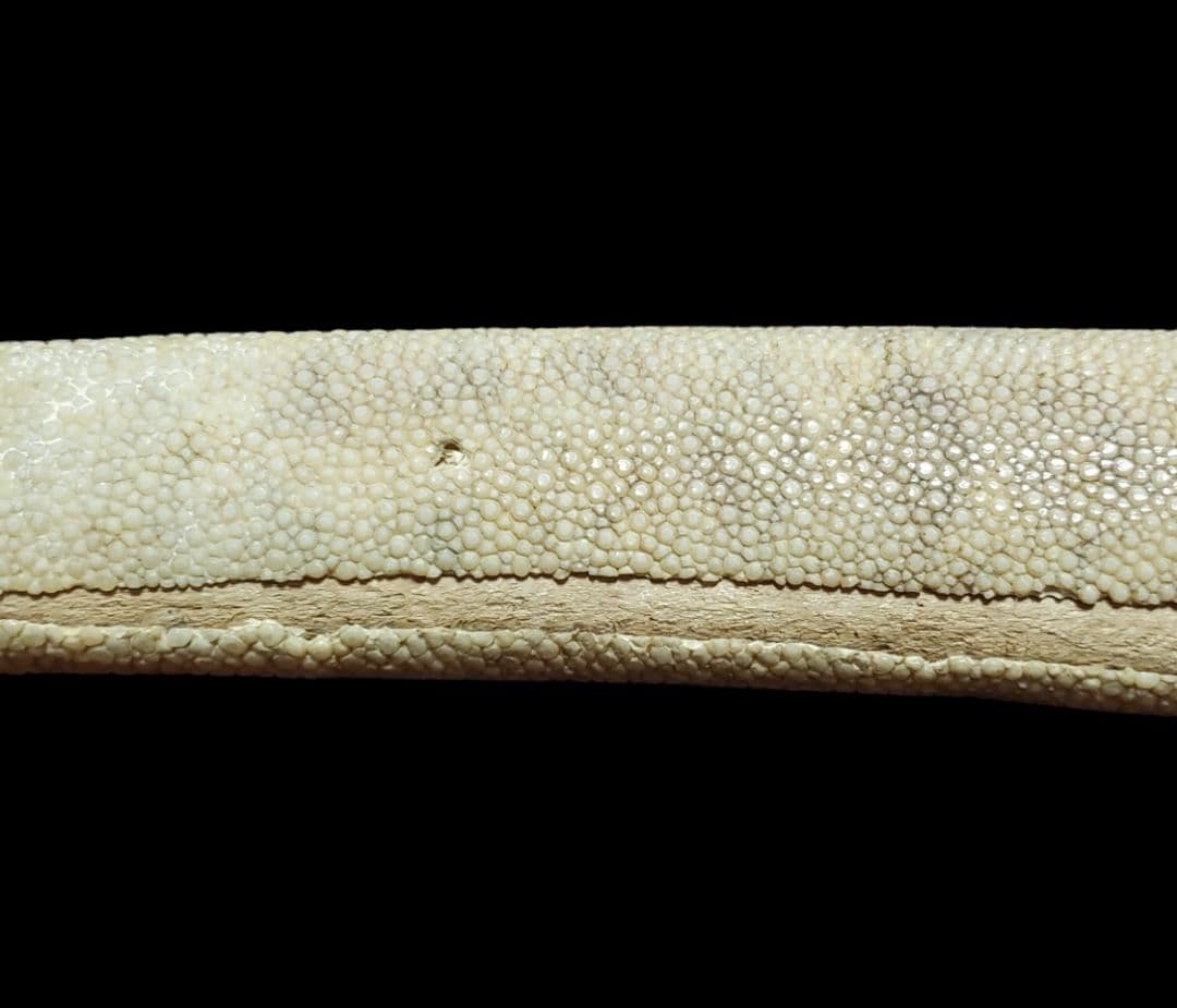 頭金具付き　陸軍刀の柄金具　鮫の親粒付き