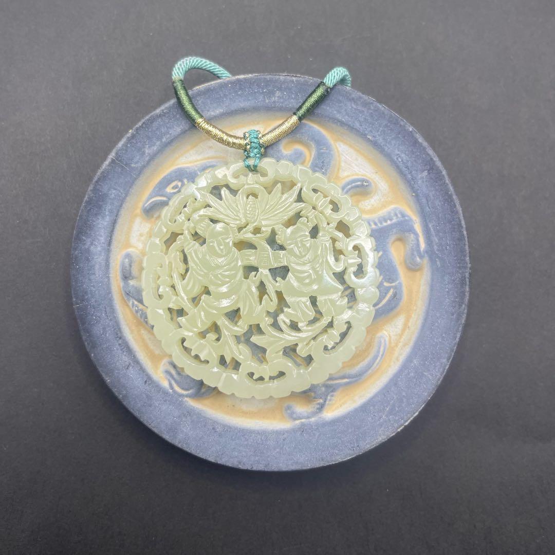 手彫り骨董品 翡翠軟玉　ネフライト　和田玉 和合二仙　良縁、結婚の調和、家庭円満