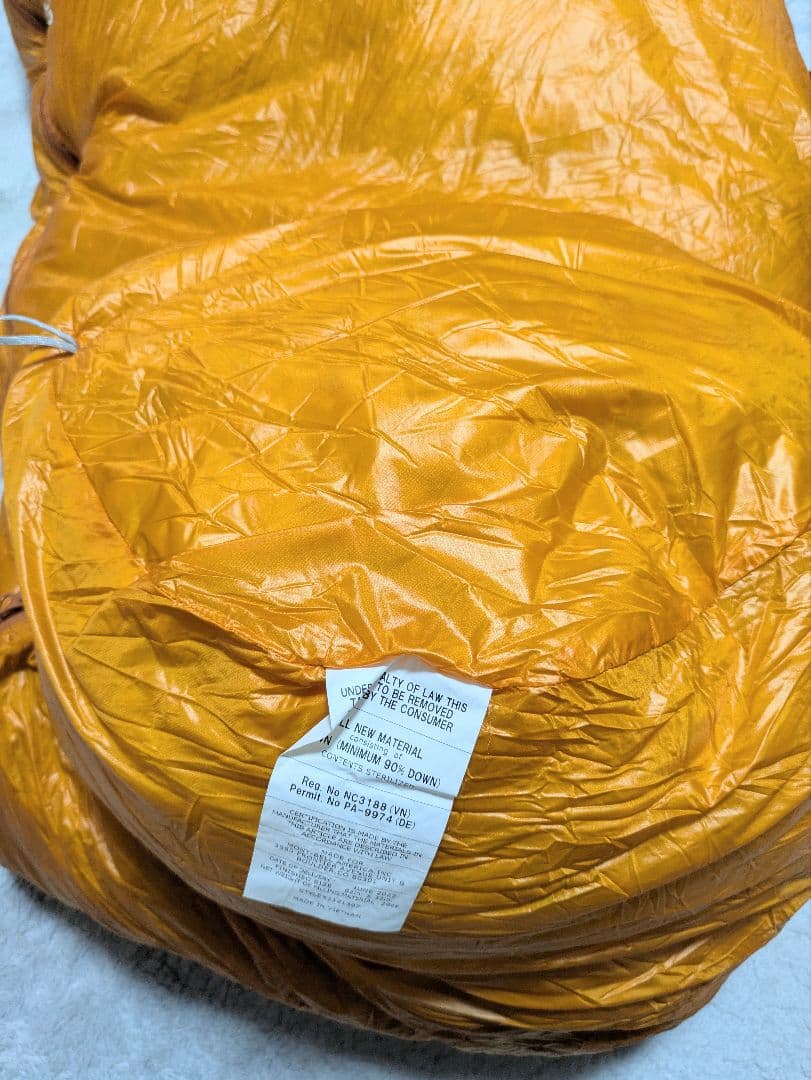 ほぼ未使用　シームレス ダウンハガー 800 EXP. オレンジ　モンベル