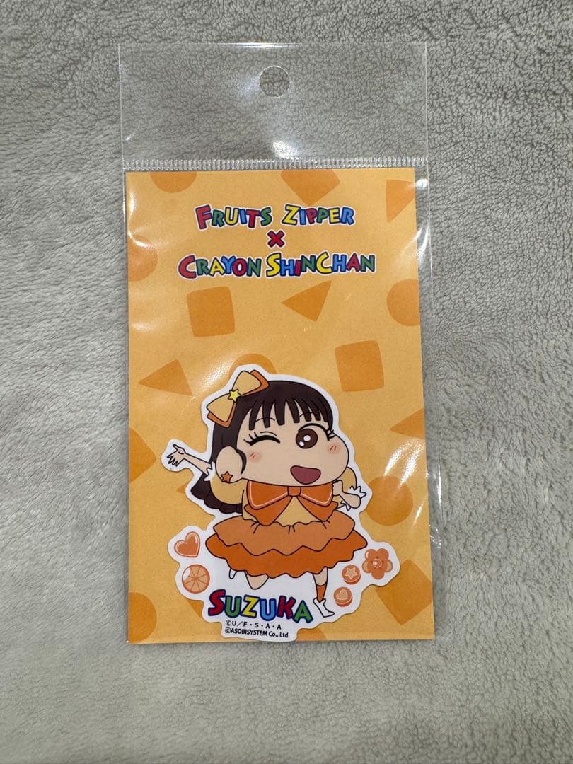 FRUITS ZIPPER ×クレヨンしんちゃん　ステッカー　フルーツジッパー