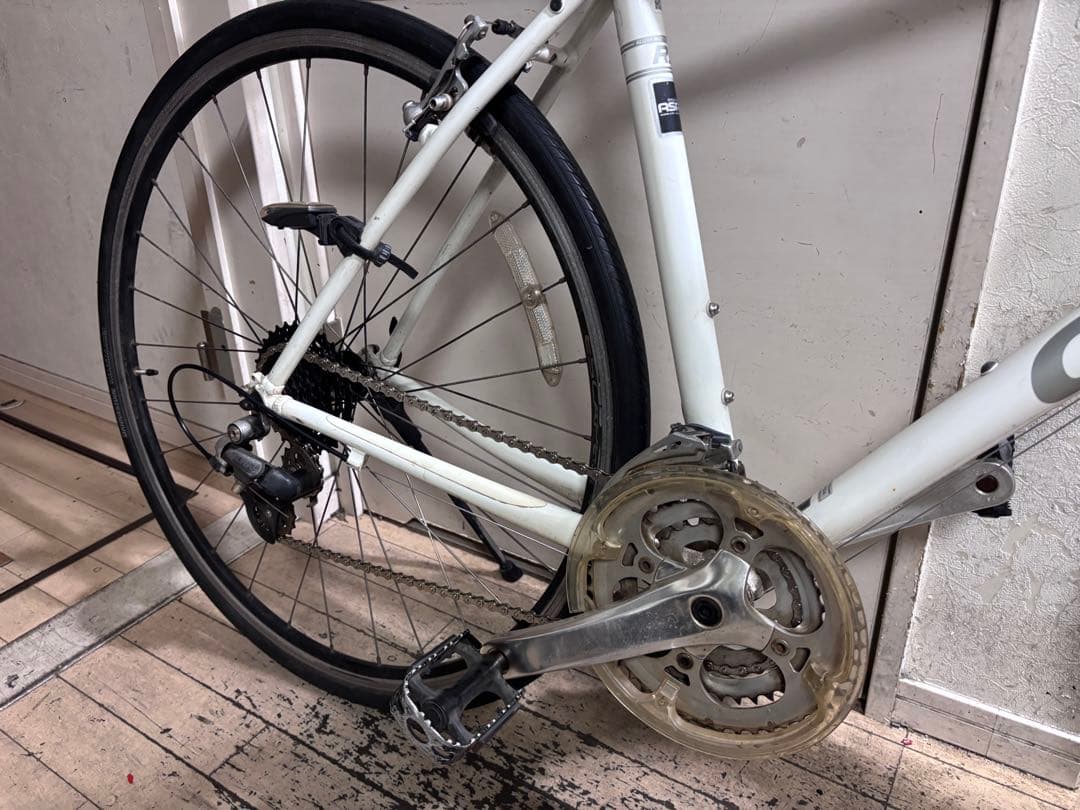 GIANT ESCAPE ホワイト 3✖︎8段変速 700C