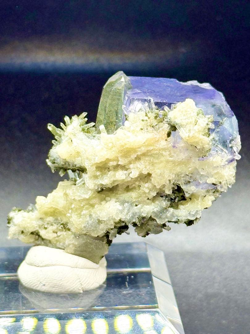 フローライト／クローライトクォーツ　原石　鉱物標本　天然石　蛍石　緑泥石　水晶