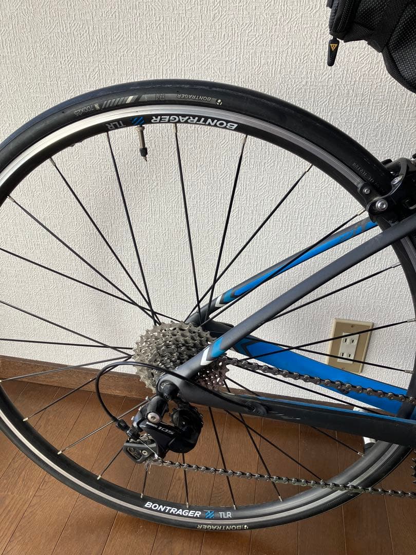 トレック シルク SILQUE 44 ロードバイク　カーボン　直接引き渡し希望