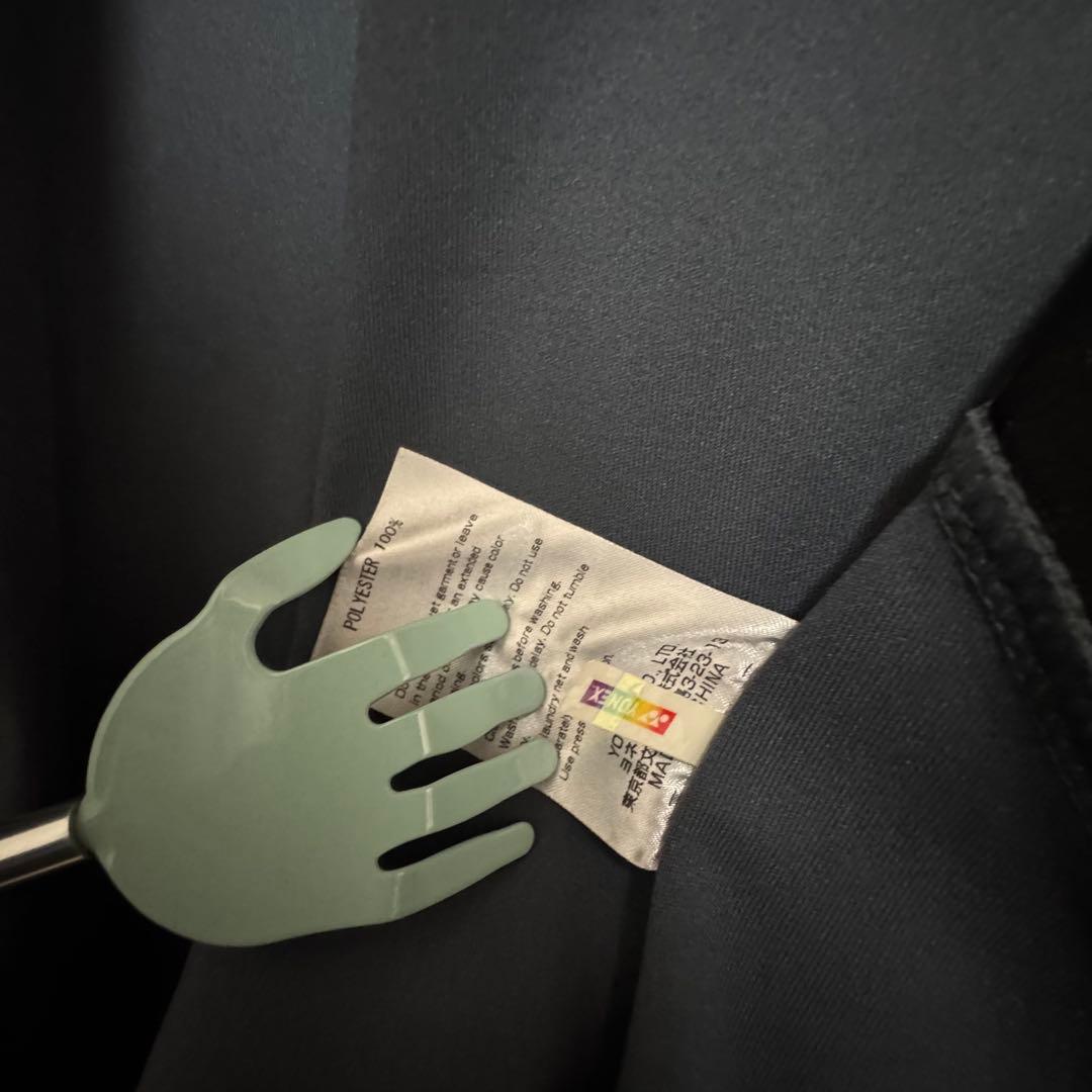 ヨネックス　バドミントンウォームアップウェア　グレー　Mユニ　フィット　腕ロゴ