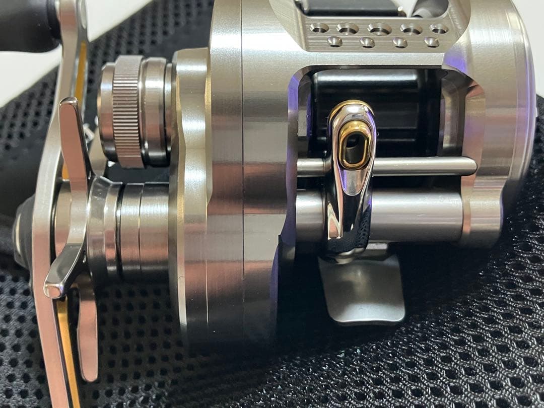 リール SHIMANO 23 CALCUTTA CONQUEST BFS XGR