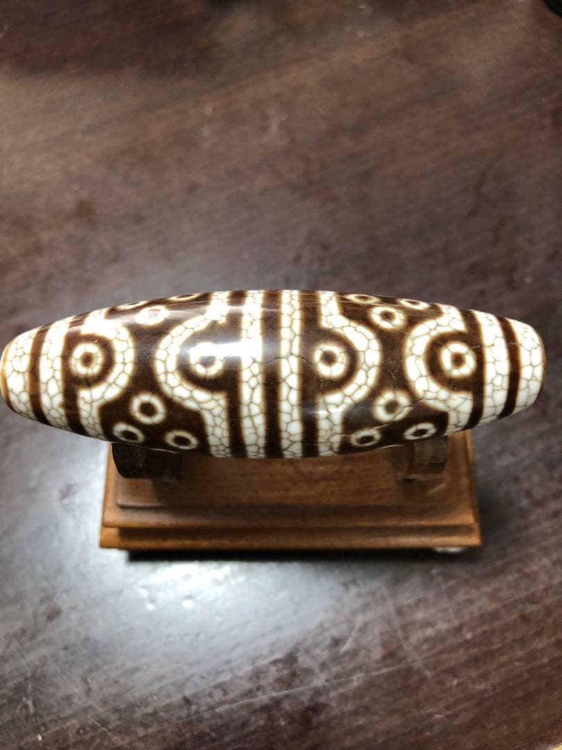 kiza、台湾天珠‼️西蔵老礦玉髄骨董龍紋三十六眼天珠（台座付き）