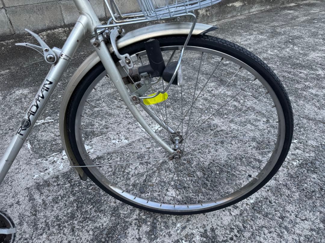 【引き取り限定】ブリヂストン　ロードマン RM-704 タイヤ付き