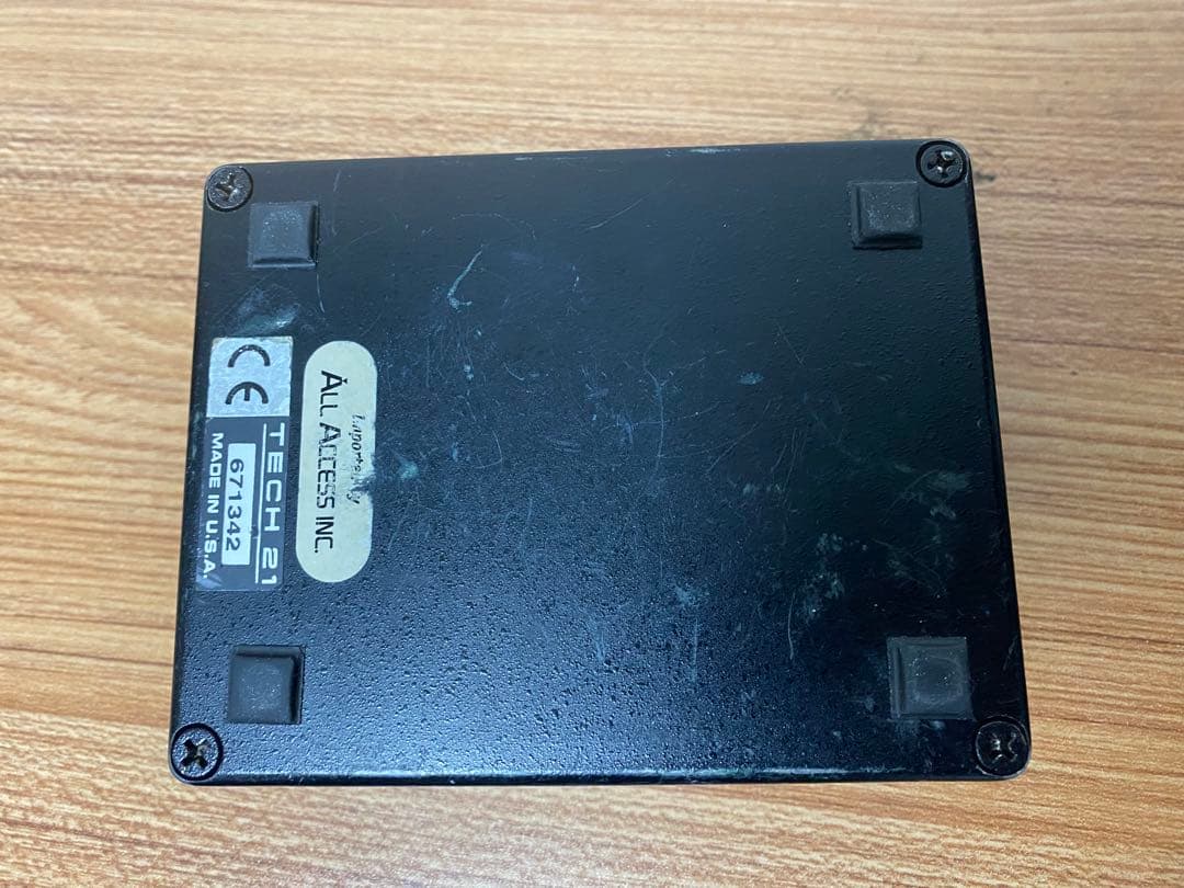 SansAmp BASS D DI 初期型