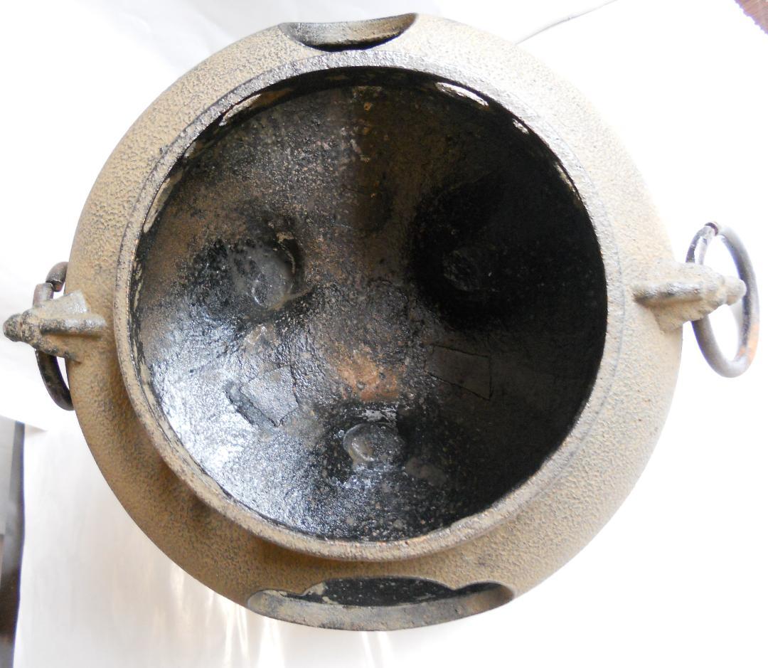 風炉 朝鮮風炉 昭和レトロ ヴィンテージ 茶道具 です。