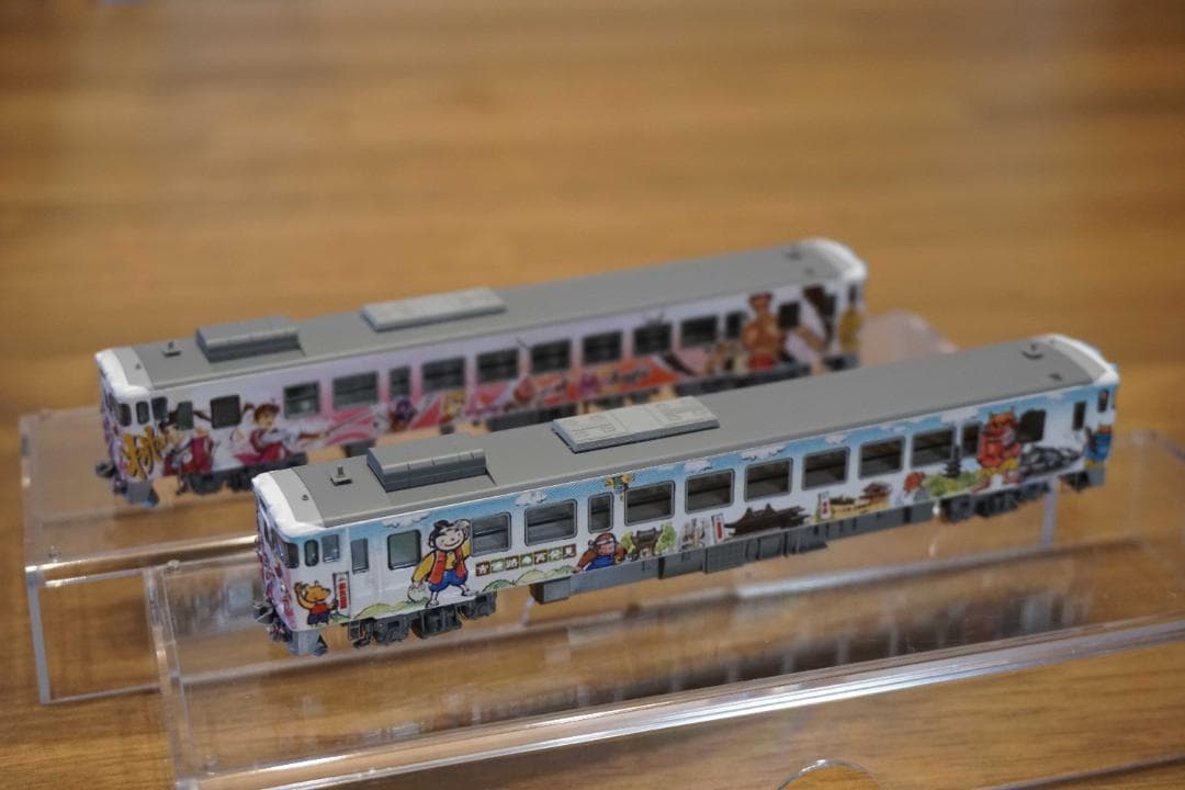 キハ40系2000番台 吉備線 桃太郎ラッピング仕様 2両編成 白色室内灯組込