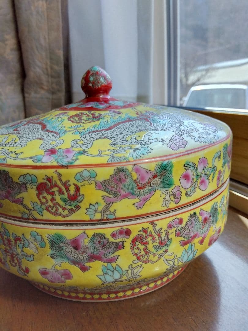 中国古美術　色絵陶器