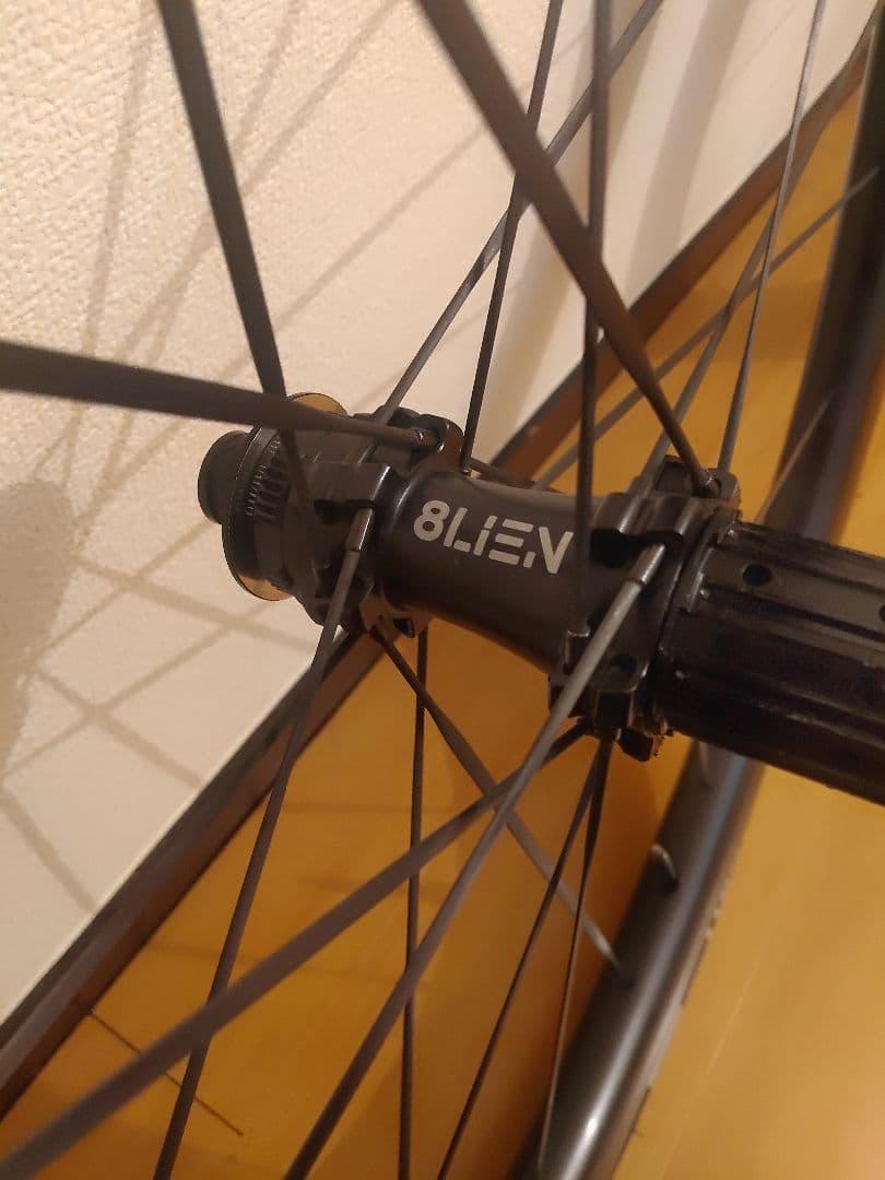 8LIEN L5W Disc Carbon　ホイール前後セット