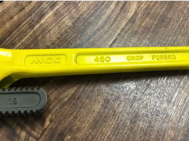 未使用　MCCパイプレンチ 被覆管用450