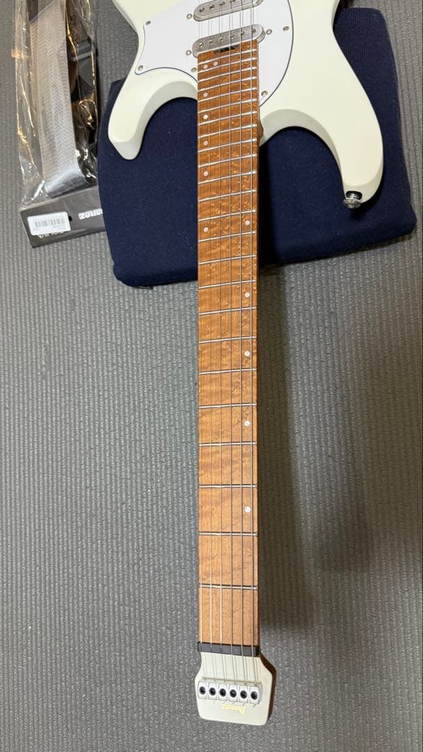 Ibanez ICHI10 IchikaNito model ストラップ付　新同