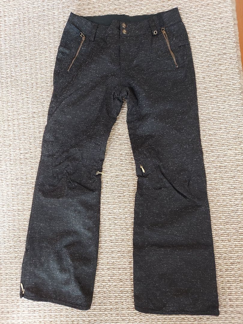 新品スキーウェア上下　+　ゴーグル