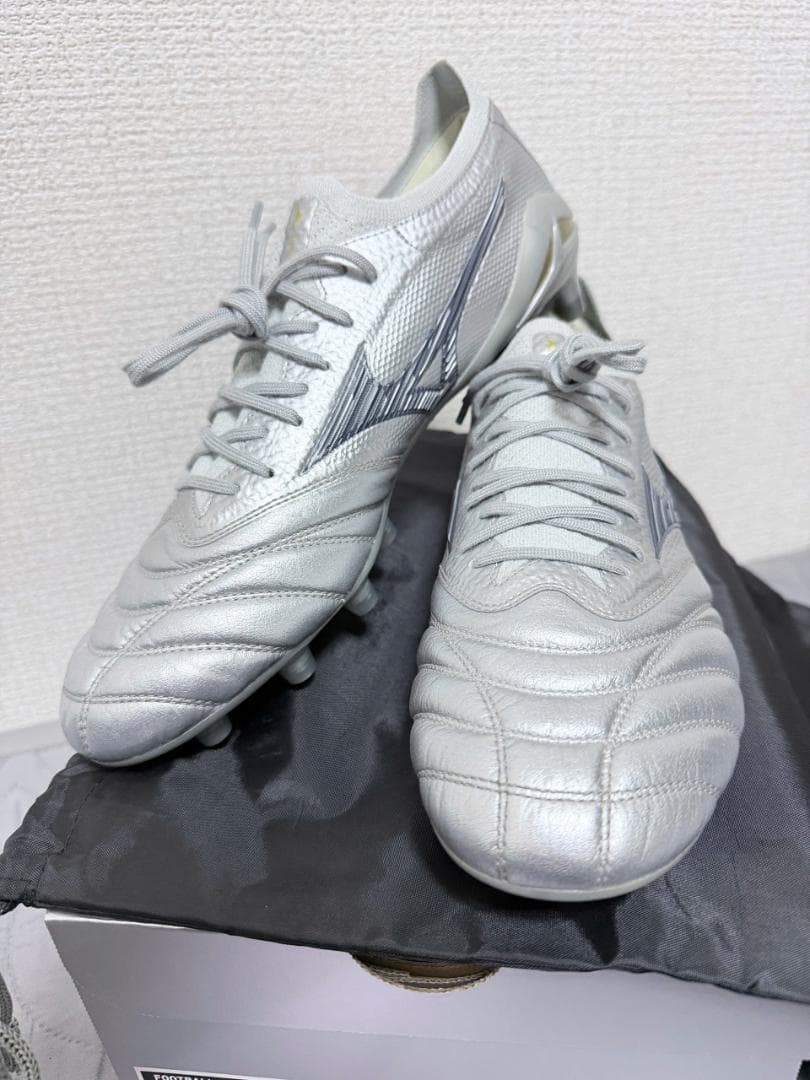 ミズノモレリアネオ4β JAPAN PLATINUM SILVER PACK