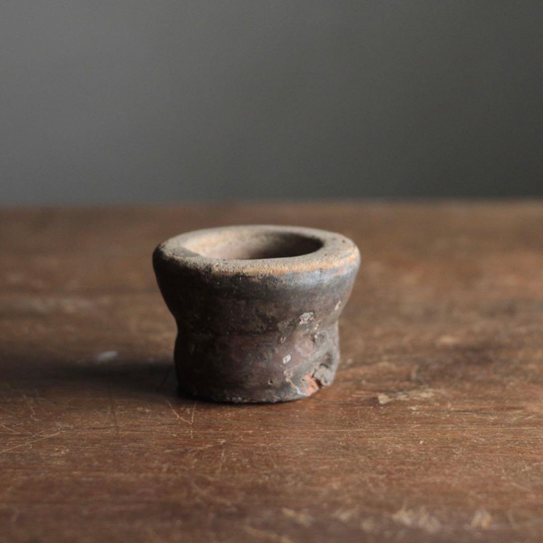 陶製の 小さな 乳鉢 臼 あるいは中国の化粧道具 古道具 アンティーク オブジェ